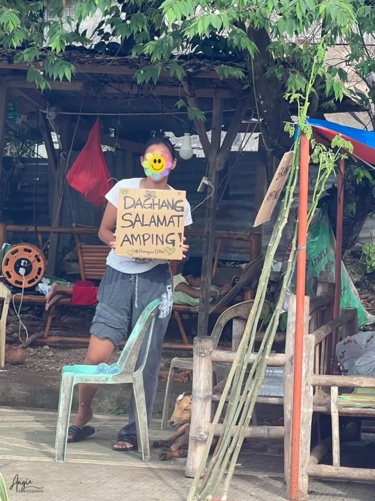 Kids thanking volunteers for helping North Cebu earthquake victims